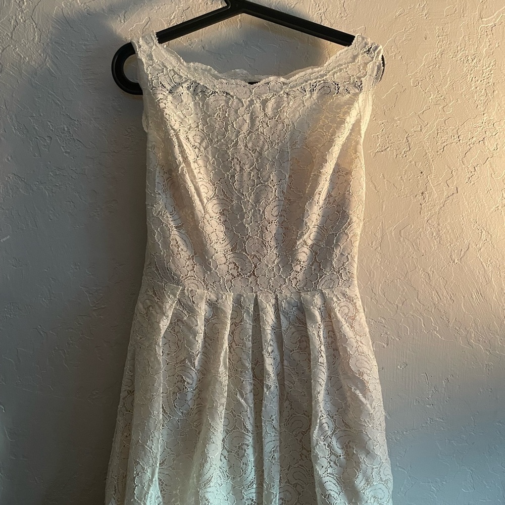 Super simple and beautiful lace dress